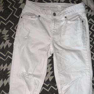 White skinny jeans